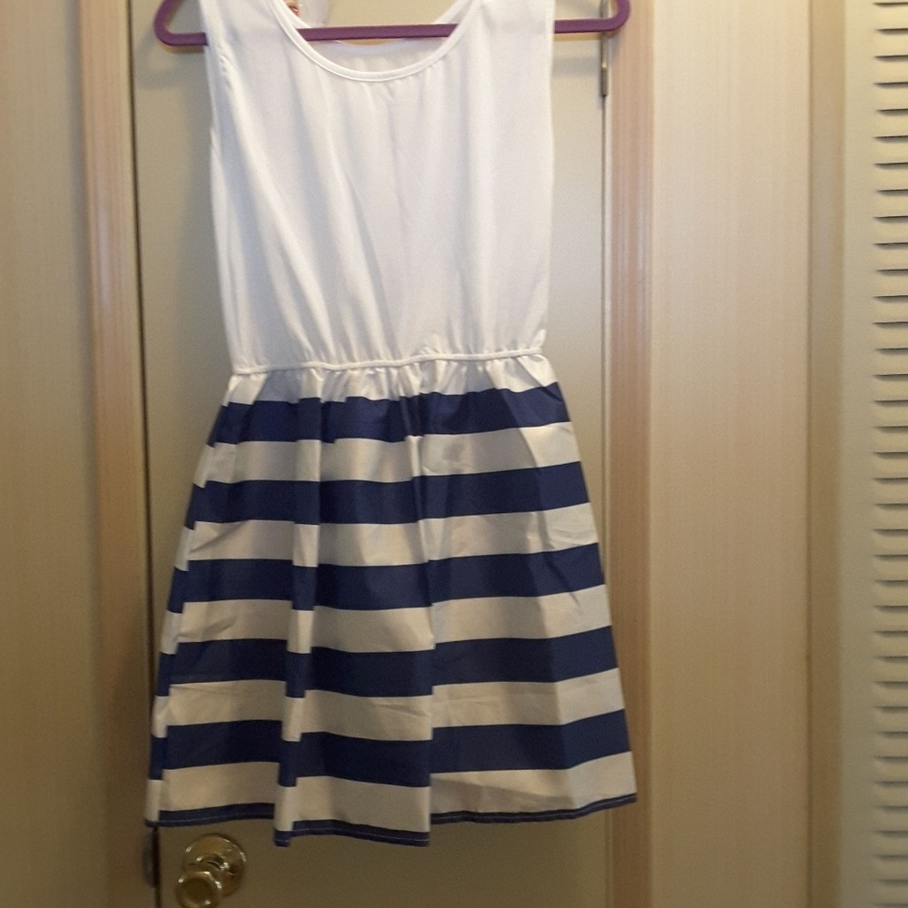Dress, XL, sleeveless, elastic waist.